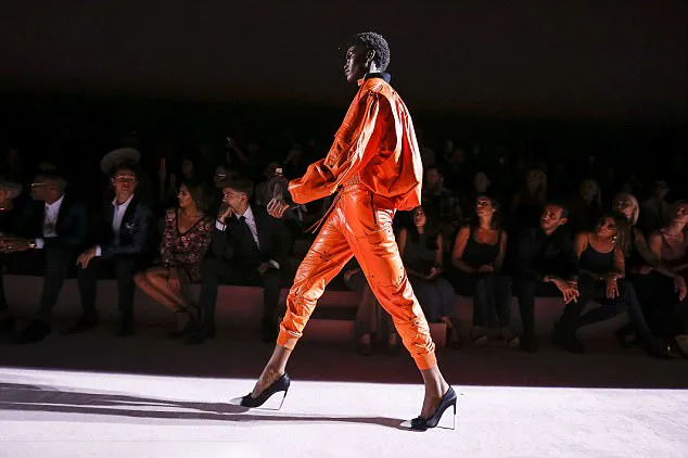 Tom Ford: Đàn ông ngủ với đàn ông không thể quy kết là gay Tom Ford: Đàn ông ngủ với đàn ông không thể quy kết là gay