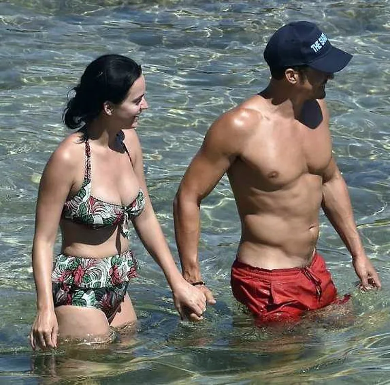 Katy Perry "yêu lại từ đầu" nam diễn viên điển trai Orlando Bloom Katy Perry "yêu lại từ đầu" nam diễn viên điển trai Orlando Bloom