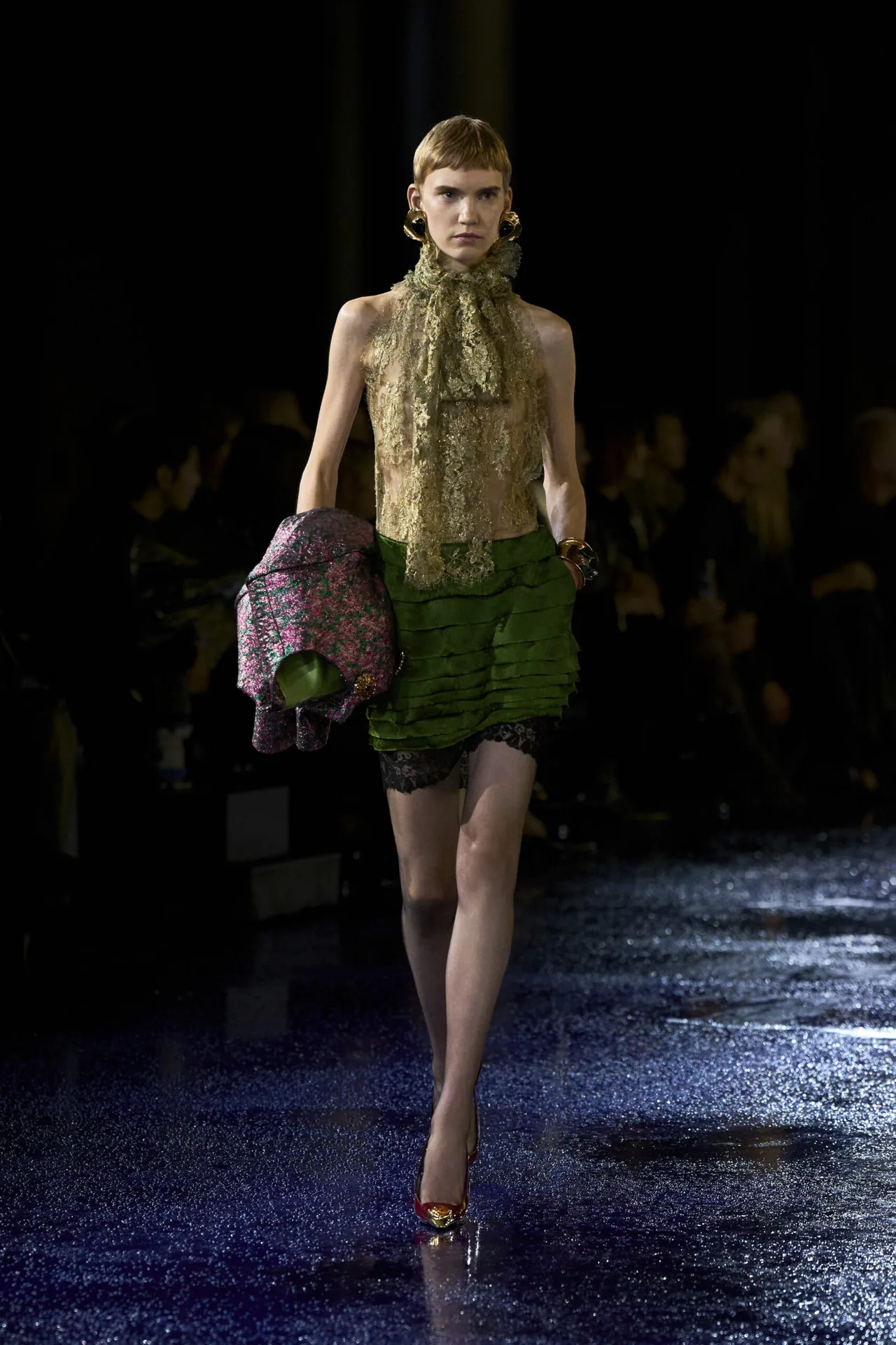 Saint Laurent áo cổ lọ