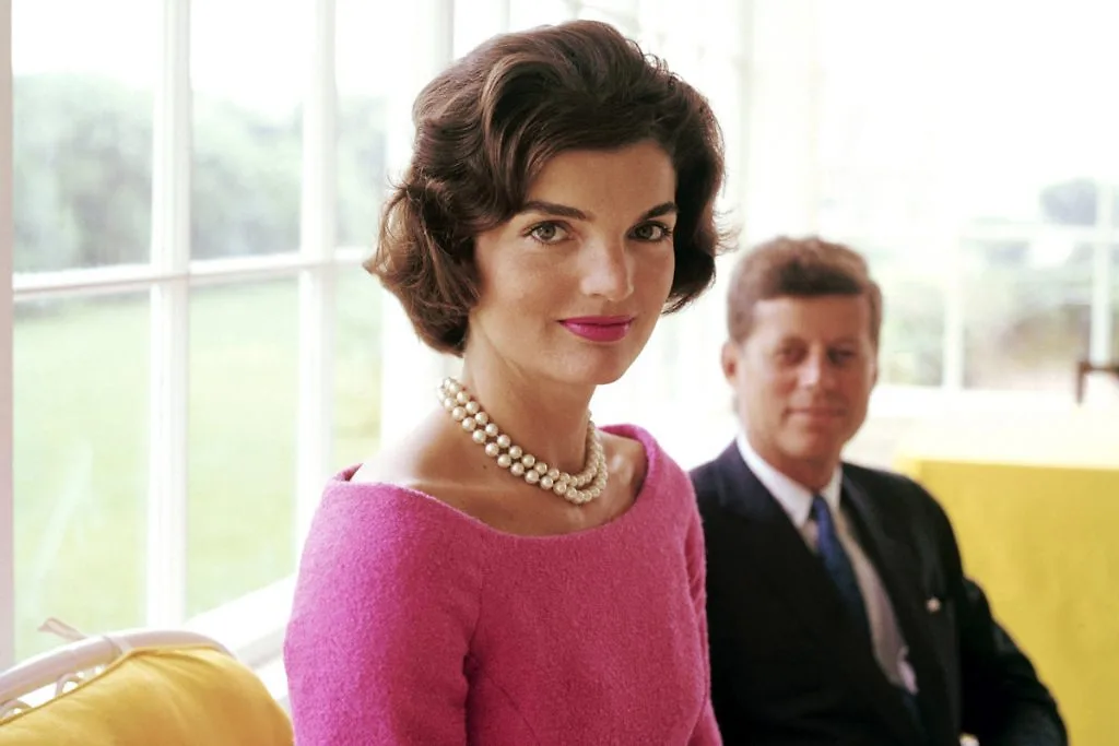 Đệ nhất Phu nhân Jackie Kennedy - biểu tượng thời trang Nhà Trắng sống mãi với thời gian 1 biểu tượng thời trang Jackie Kennedy