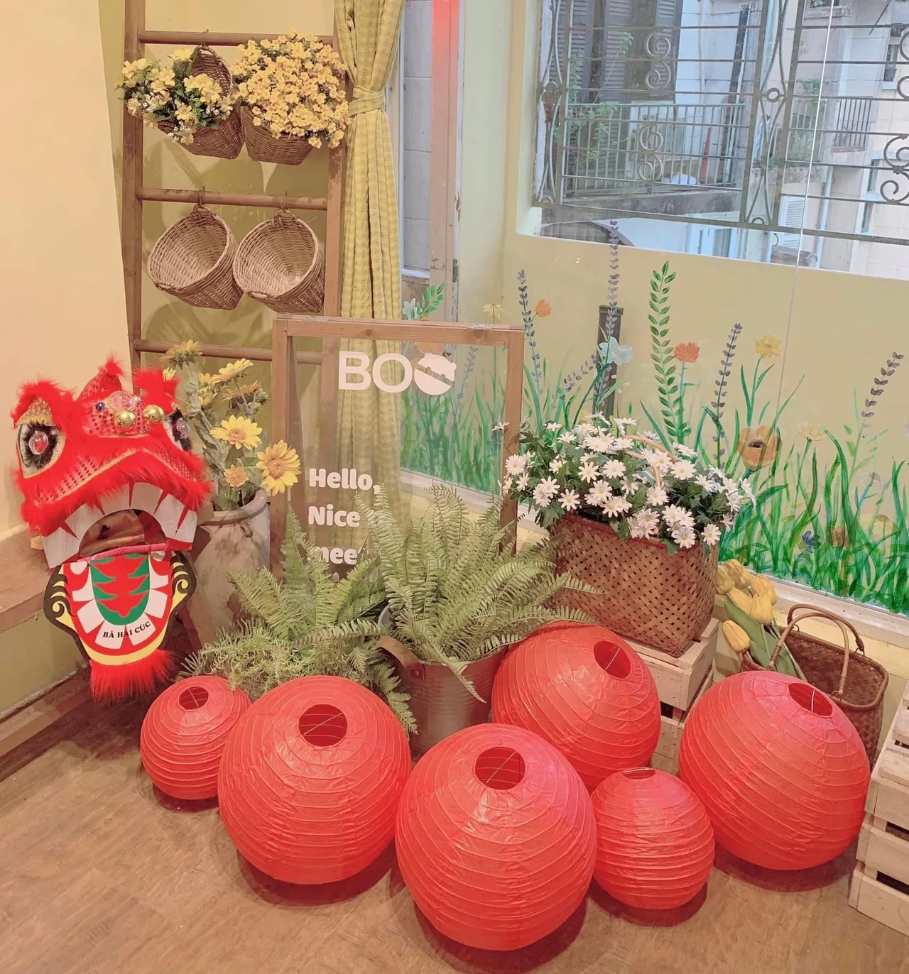 Quán cà phê trang trí Tết đẹp
