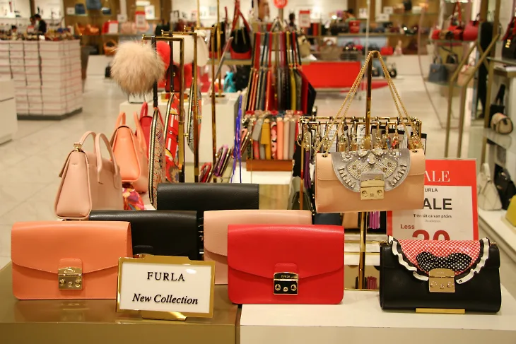Tưng bừng sự kiện THE SALE mùa thứ 2 tại Takashimaya CÁC THƯƠNG HIỆU MỸ PHẨM, GIÀY DÉP VÀ XÁCH NỮ ĐỒNG LOẠT GIẢM GIÁ LÊN ĐẾN 50%, (23/06 - 02/07)