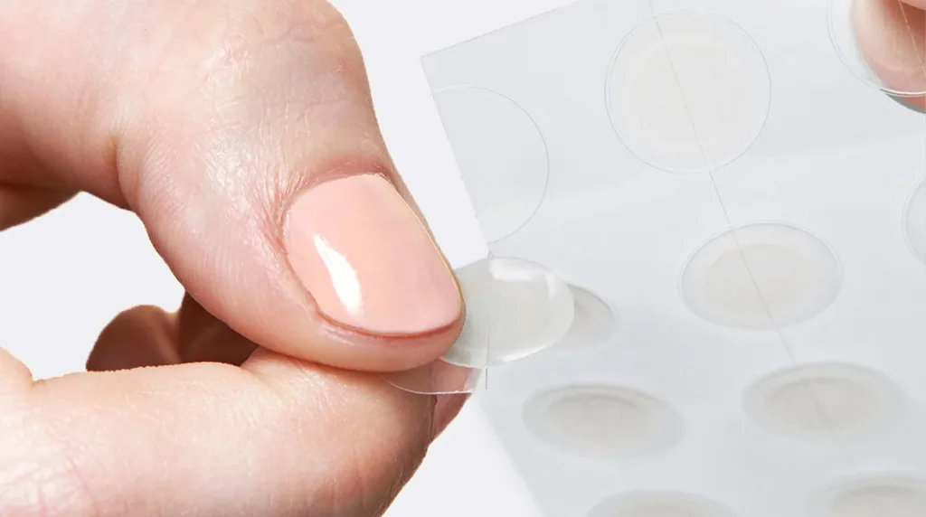 miếng dán mụn chứa Hydrocolloid