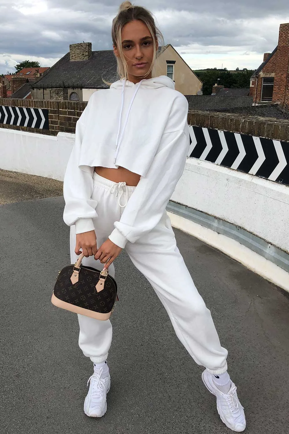 set đồ athleisure trắng