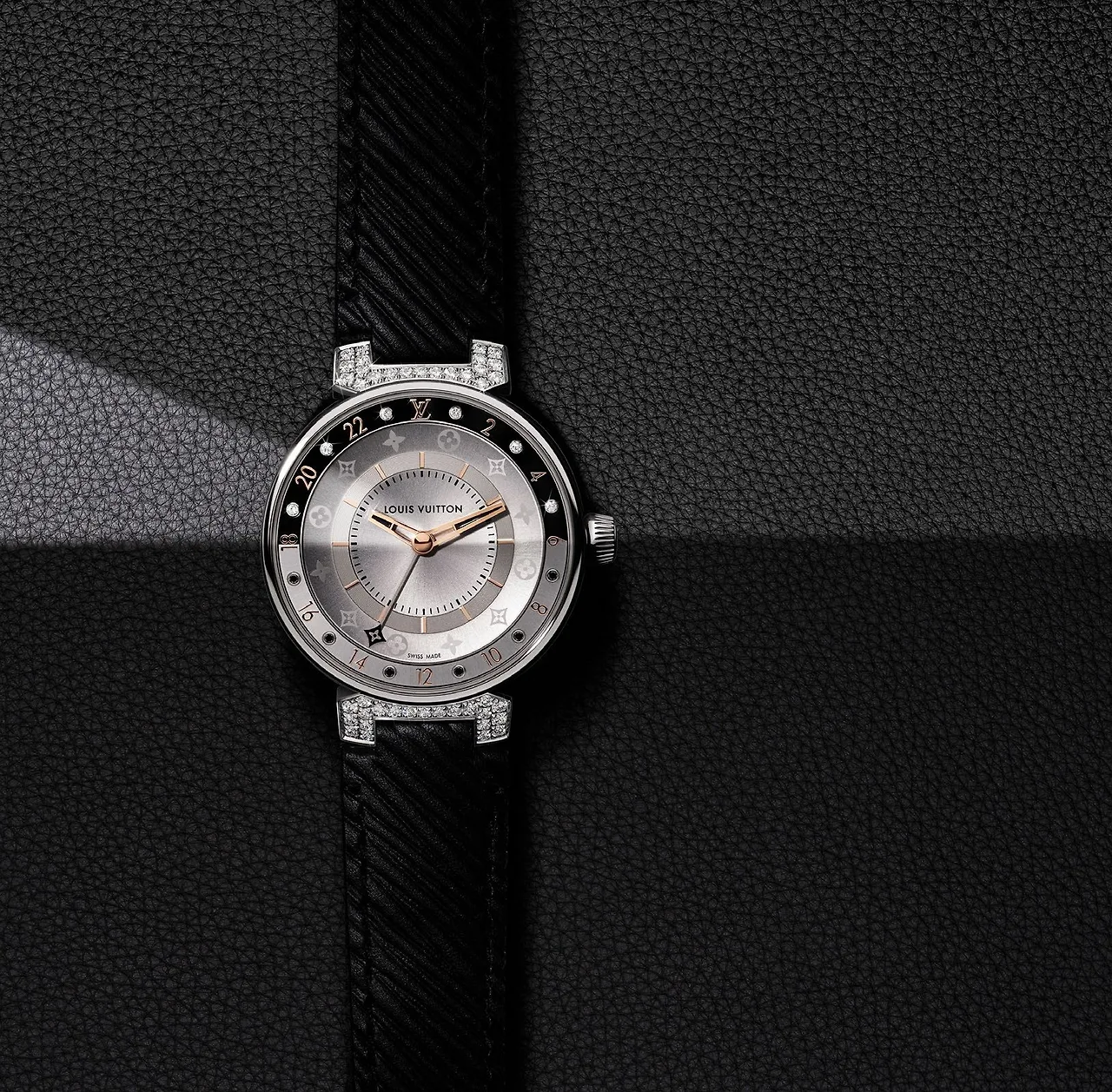 đồng hồ Louis Vuitton Tambour Moon Dual Time Black and White Paved