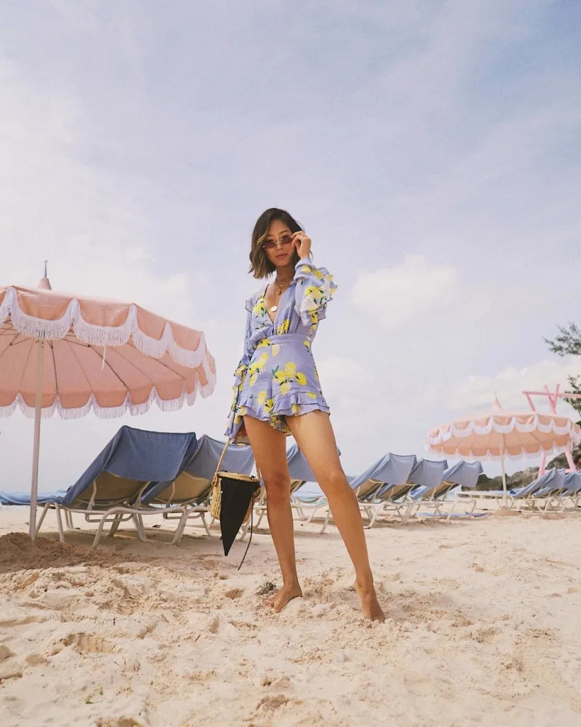 Chọn trang phục du lịch biển đúng điệu 26