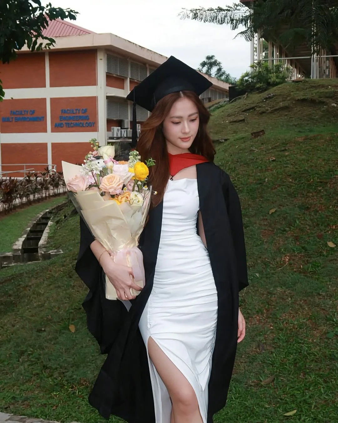 jia_ying1212 đầm trắng tốt nghiệp