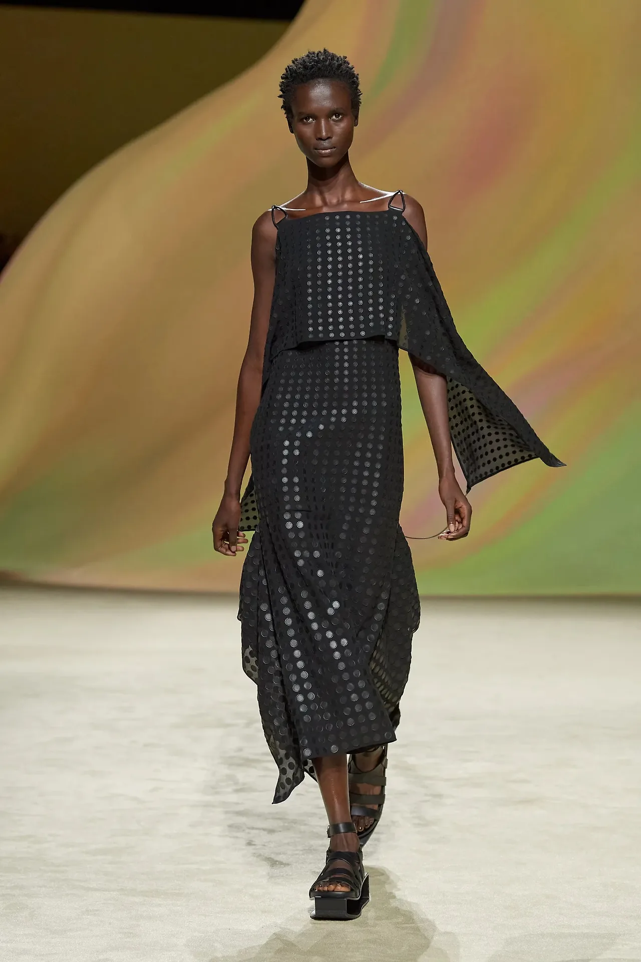 Hermès Xuân Hè 2023 look 37