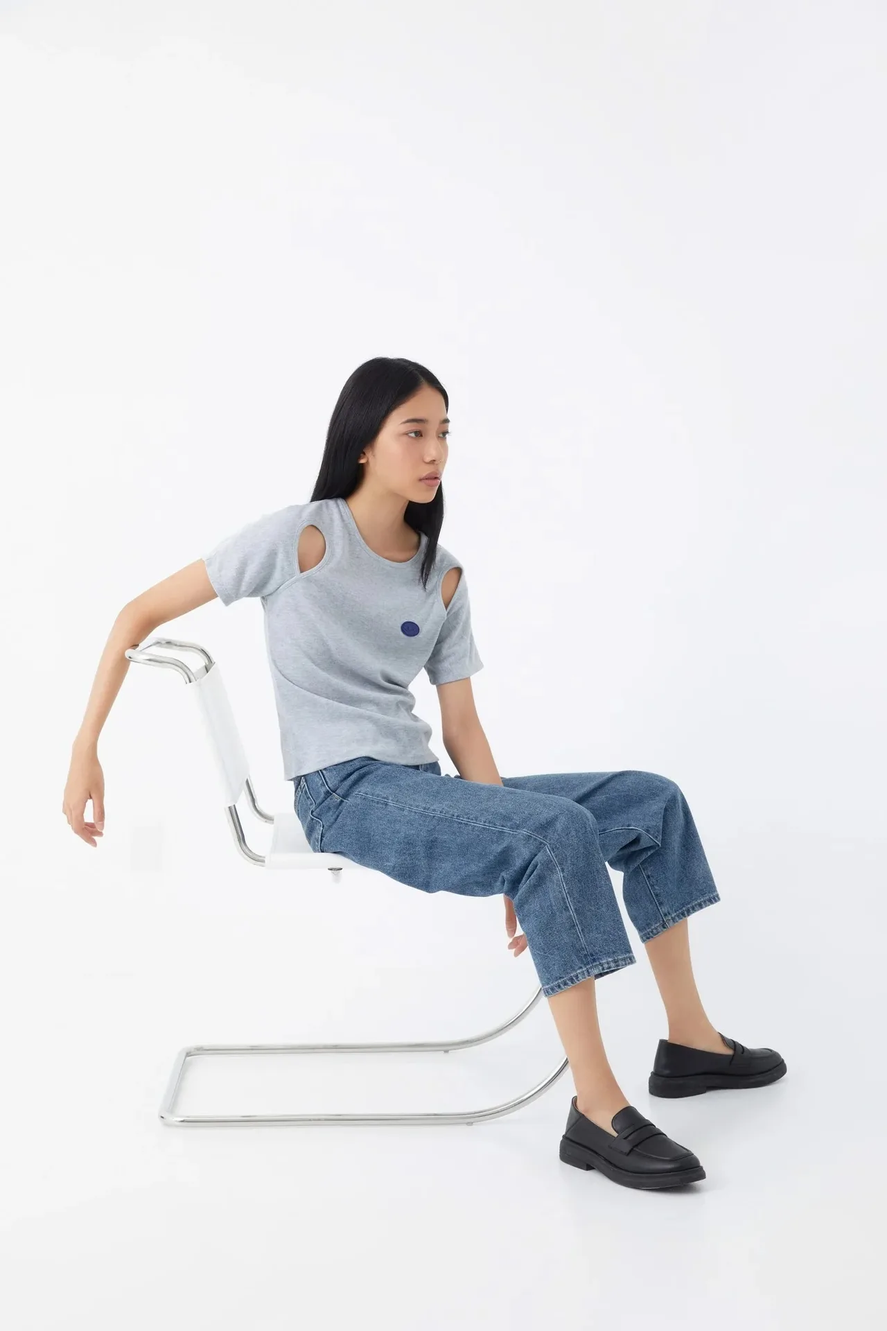 áo cutout bền vững tái chế từ chai nhựa của TheBlueTshirt