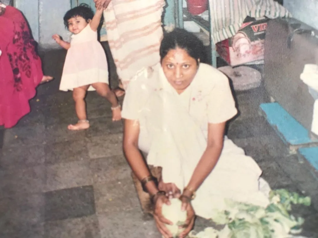 mẹ namita khade cắt bắp cải