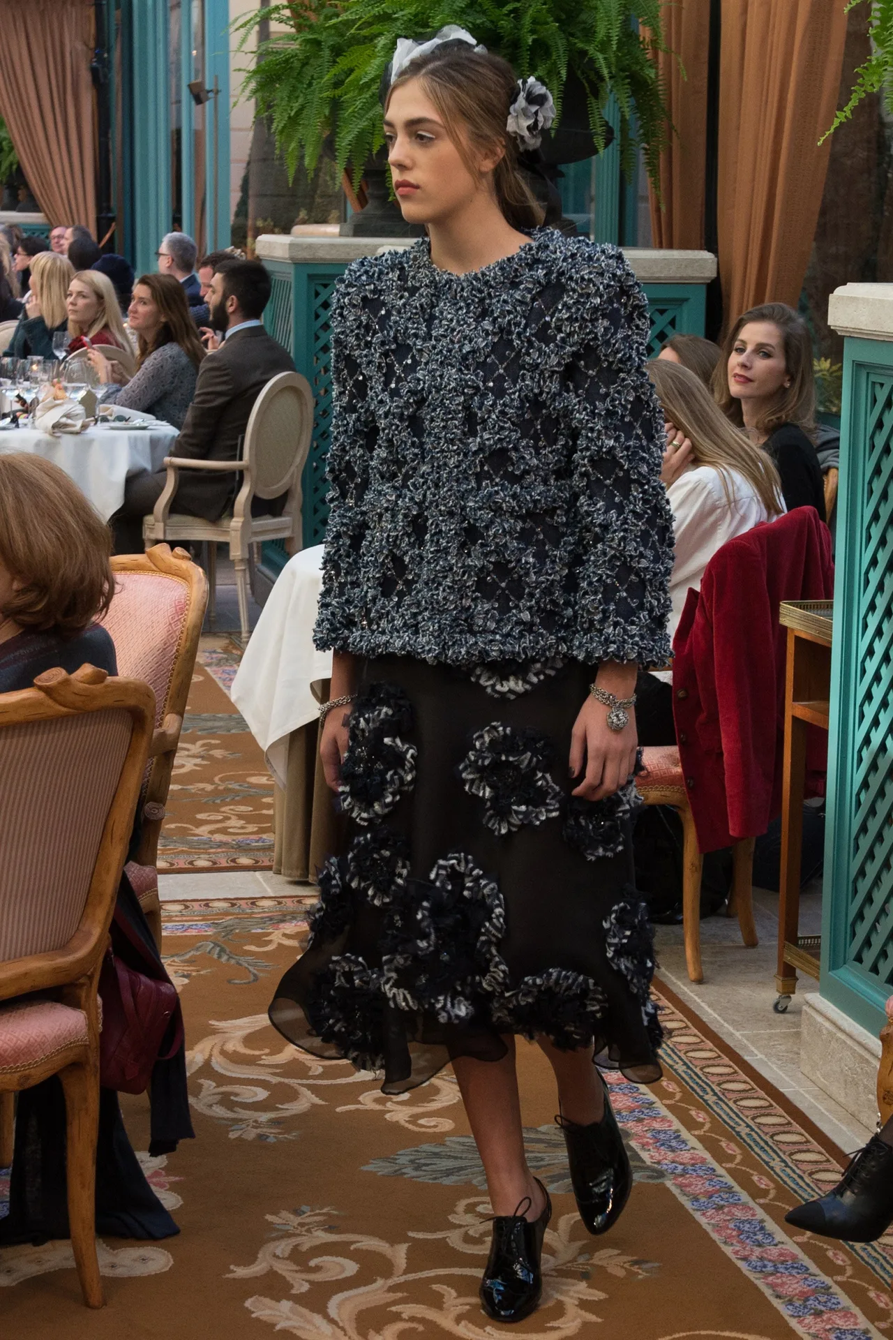 bst thoi trang chanel prefall 2017
