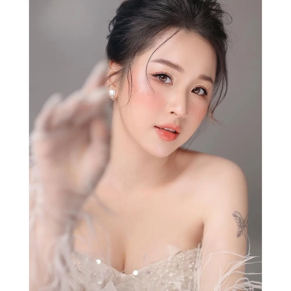 Layout makeup hồng cam san hô.