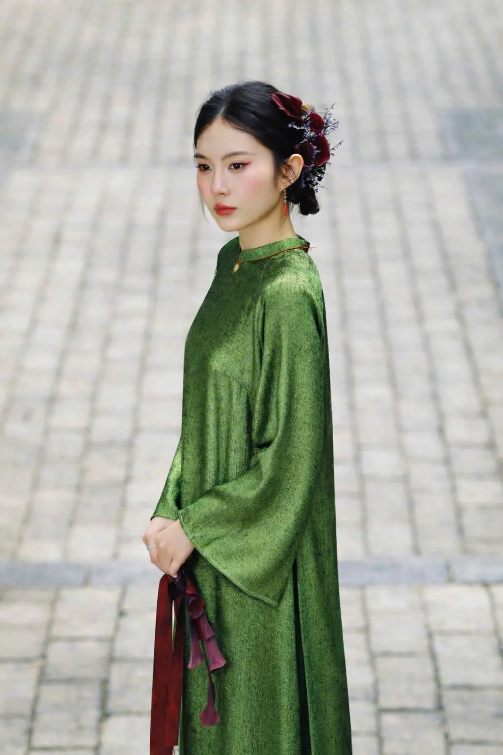 áo dài xanh lục bảo