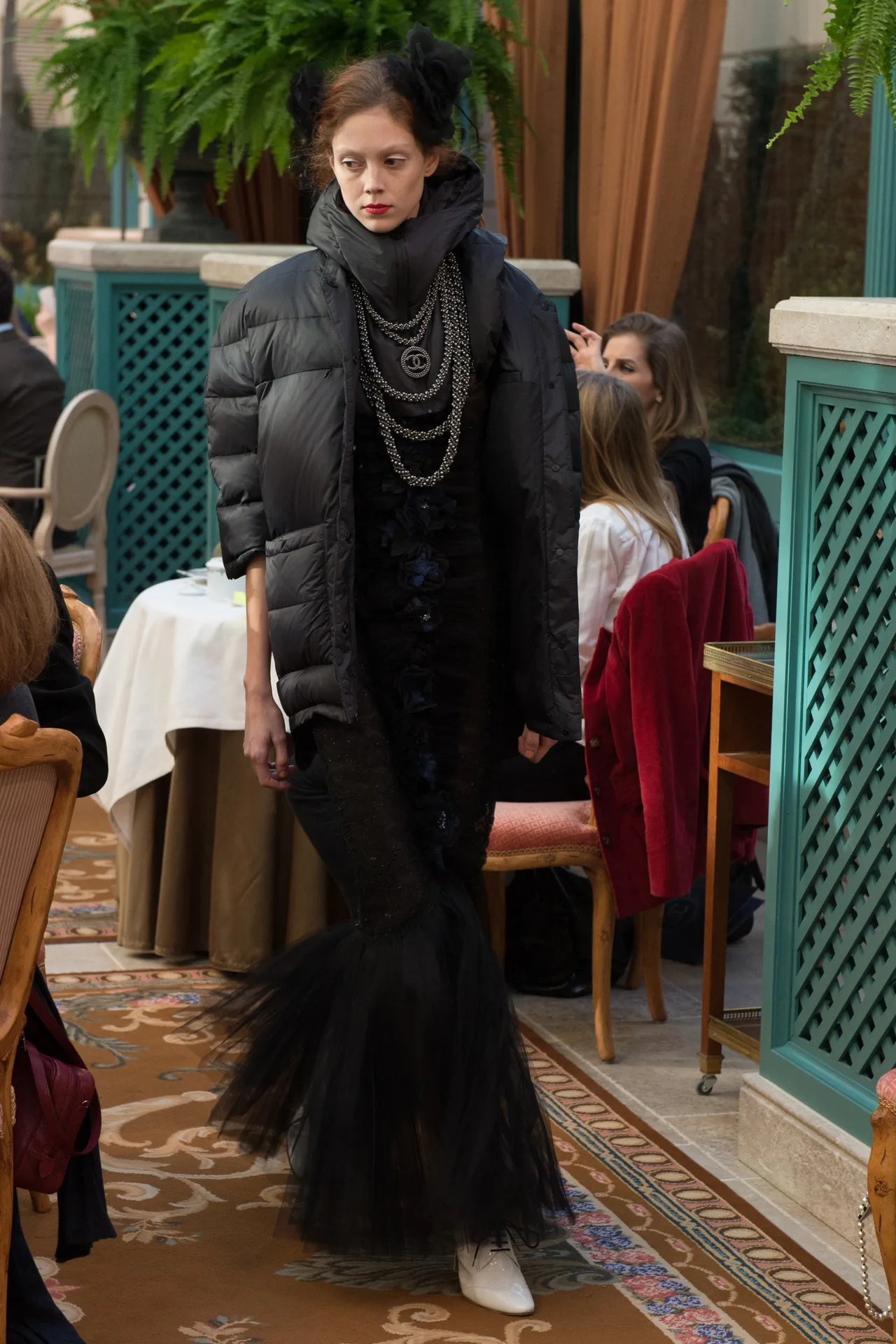 bst thoi trang chanel prefall 2017