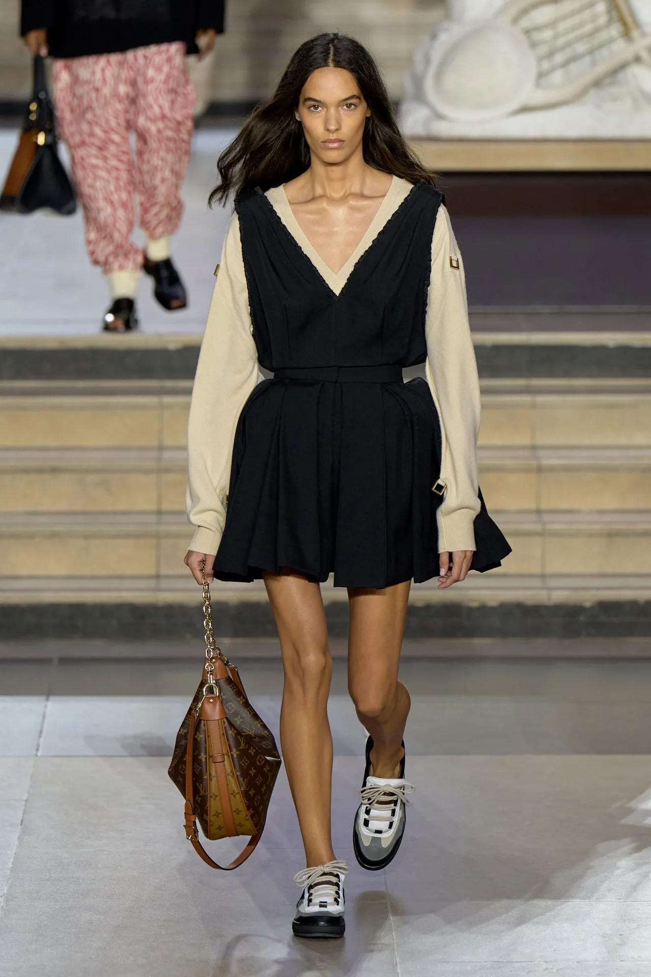 Louis Vuitton Thu Đông 2022 look 21