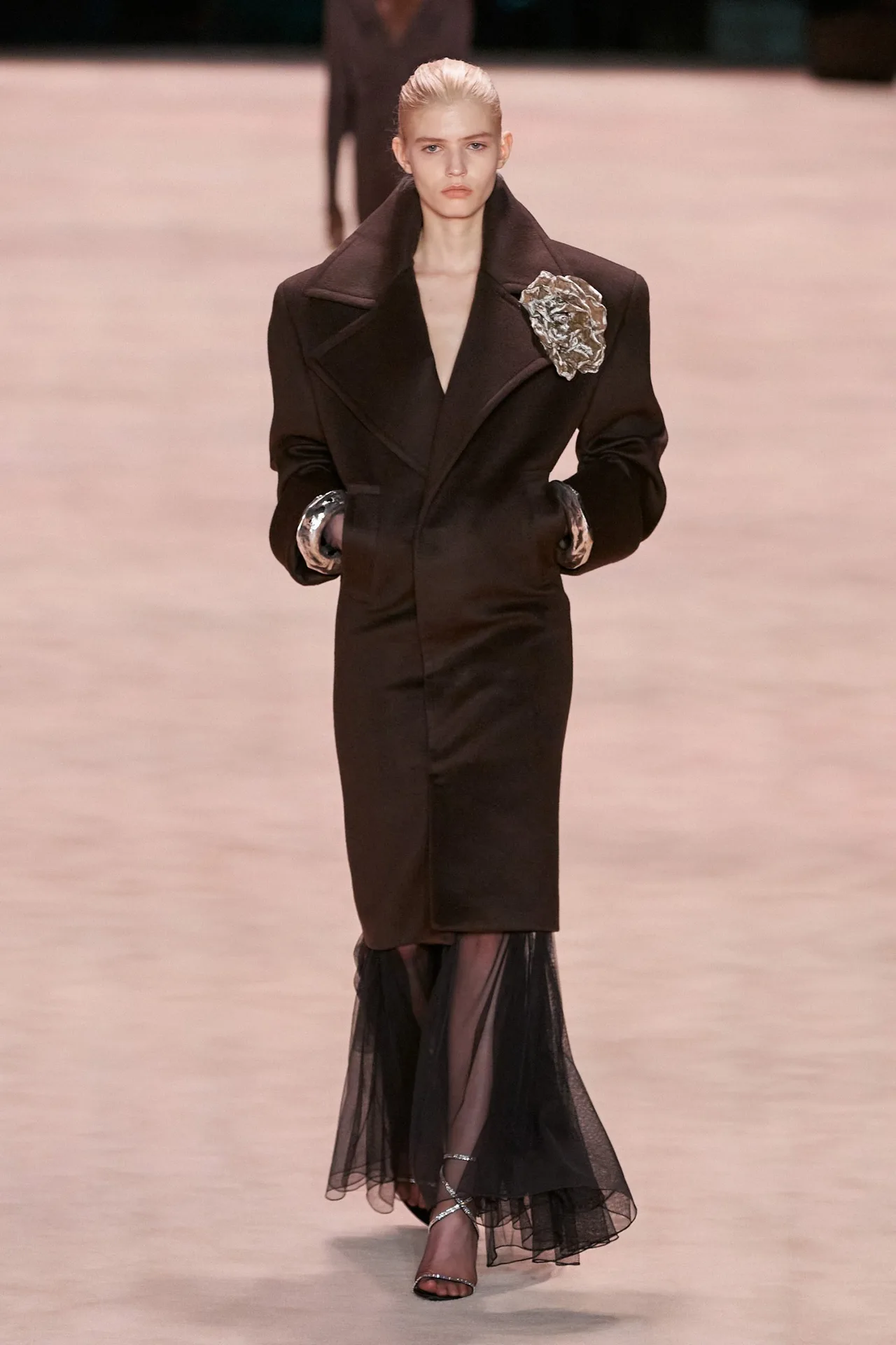 Saint Laurent ready-to-wear mùa Đông 2022 Look 4