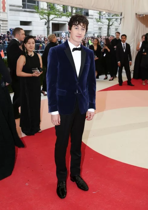 Thương hiệu Burberry được ưa chuộng tại MET Gala 2016 11