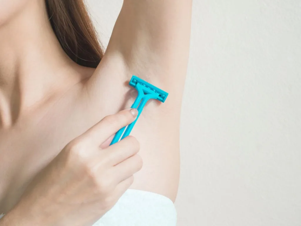 Những cách trị thâm vùng da dưới cánh tay đơn giản Những cách trị thâm vùng da dưới cánh tay đơn giản