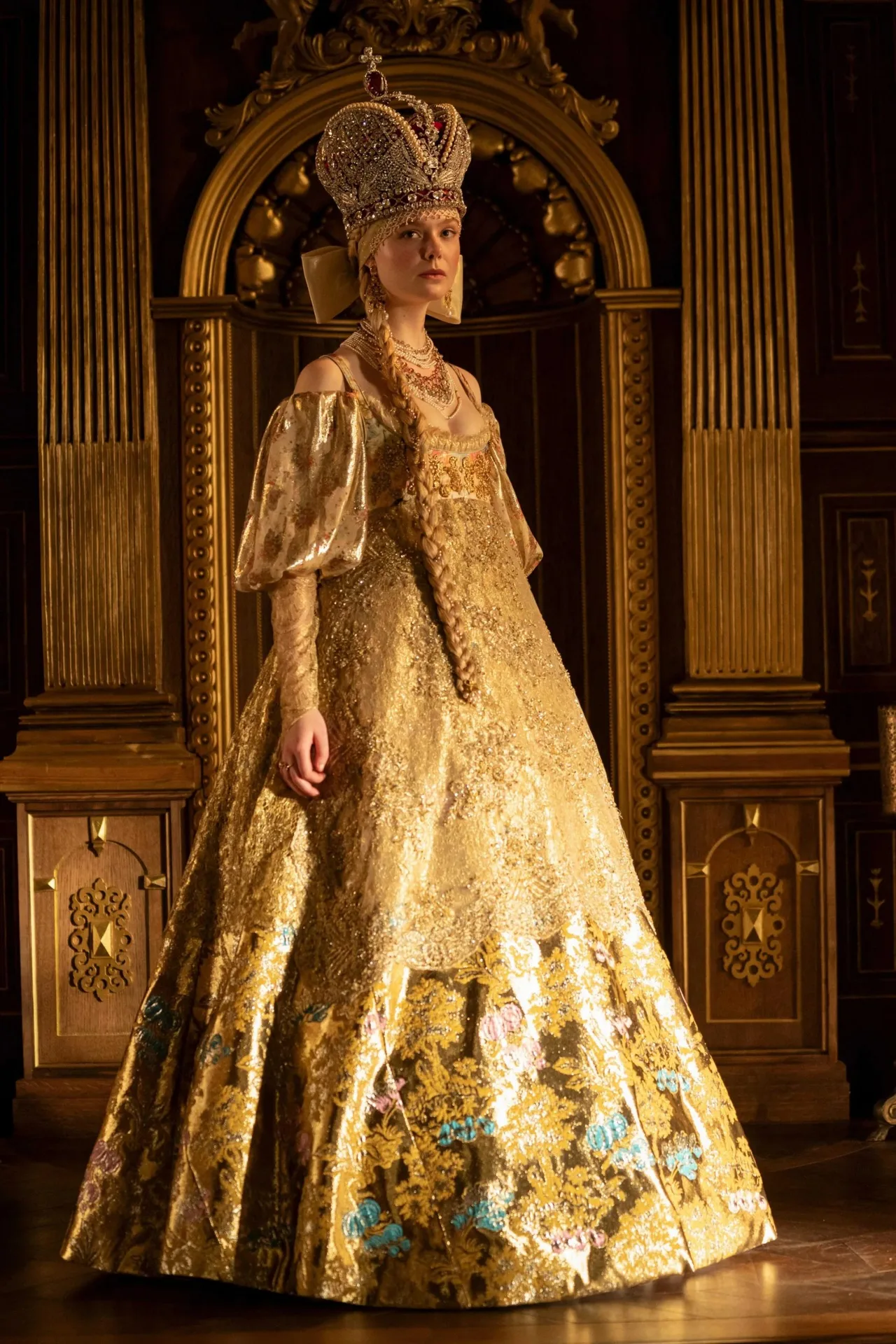 Elle Fanning trong phim The Great