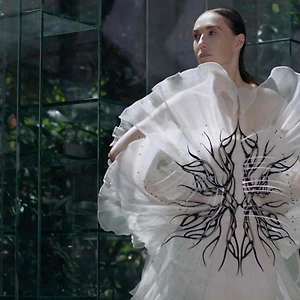 iris van herpen haute couture thu - đông 2020 feature