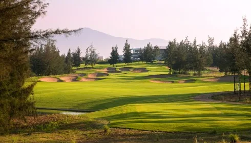 Giải golf quốc tế World Masters Golf Championship lần thứ hai tại Việt Nam.