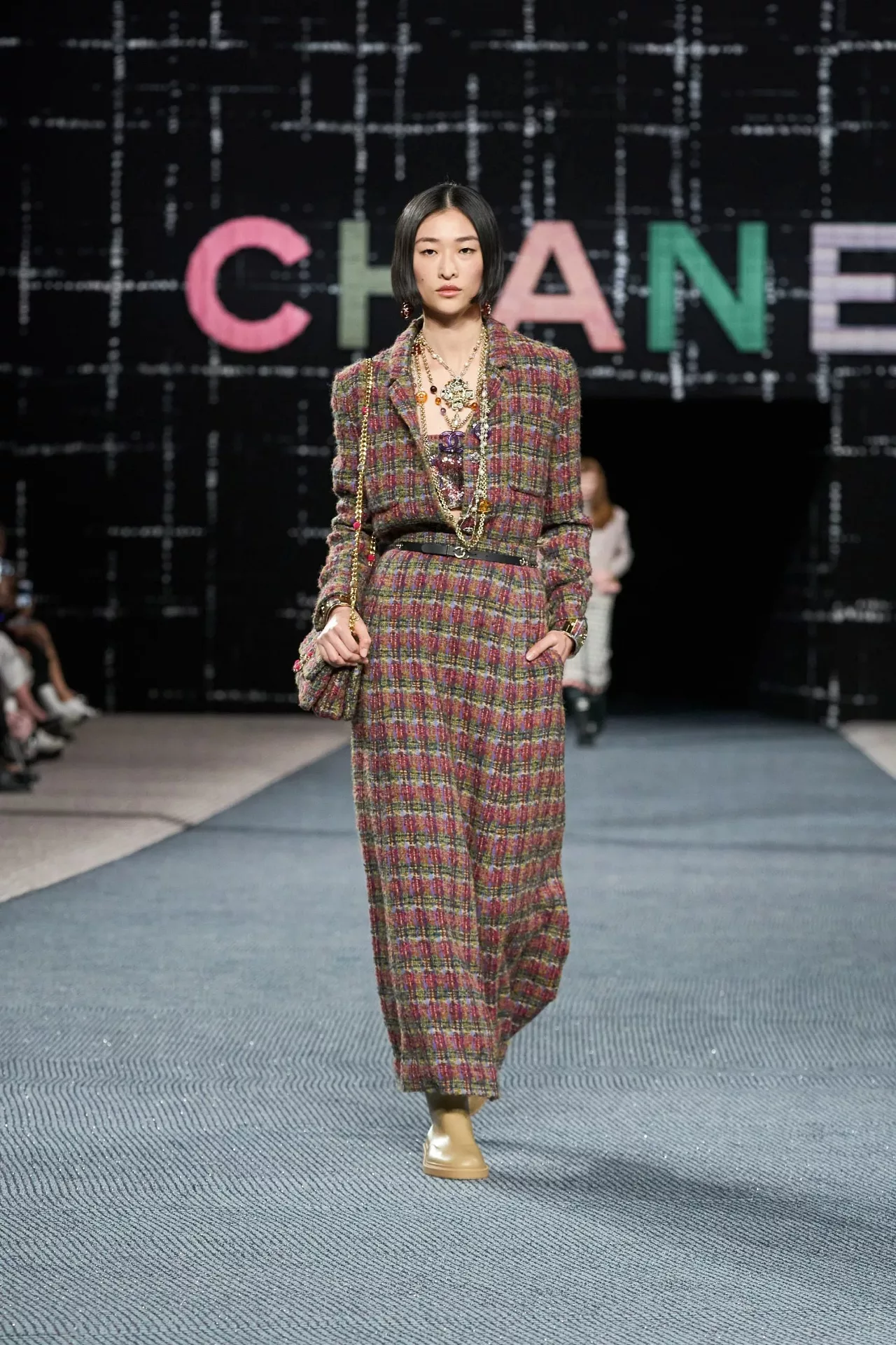 Chanel RTW Thu Đông 2022 look 24