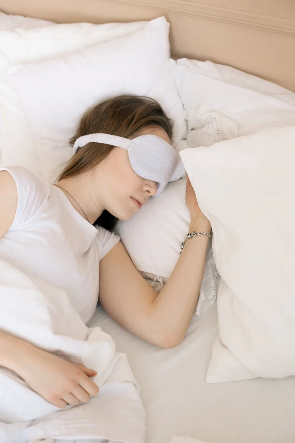 Giảm ánh sáng giúp tránh khó ngủ. Giảm ánh sáng giúp tránh khó ngủ.