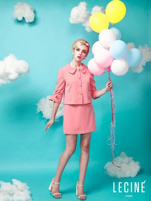 Tinh thần của thời trang bất diệt thập niên 1960 được thể hiện qua gam màu pastel chủ đạo