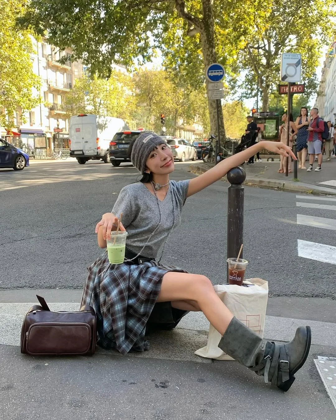 jjinii_ diện áo len xám