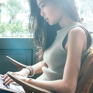 ELLE lắng nghe bạn: Đồng nghiệp ganh ghét