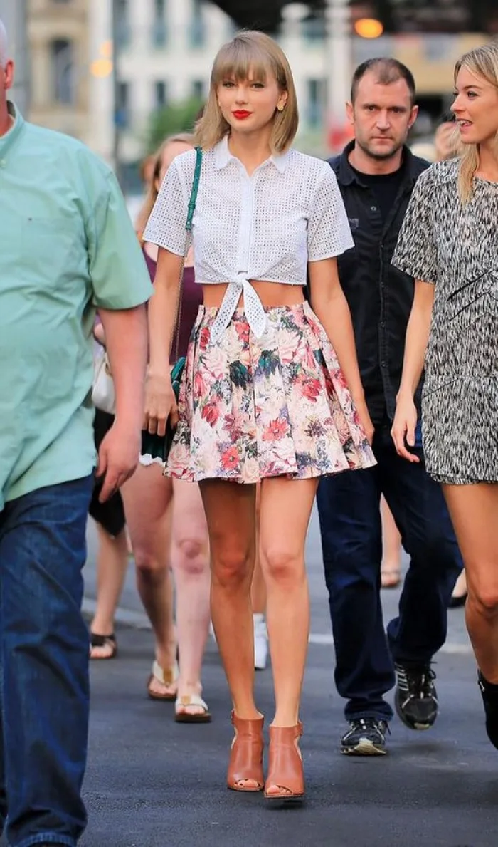 Quá trình lột xác hoàn hảo của Taylor Swift sau 10 năm ca hát - ELLE VN