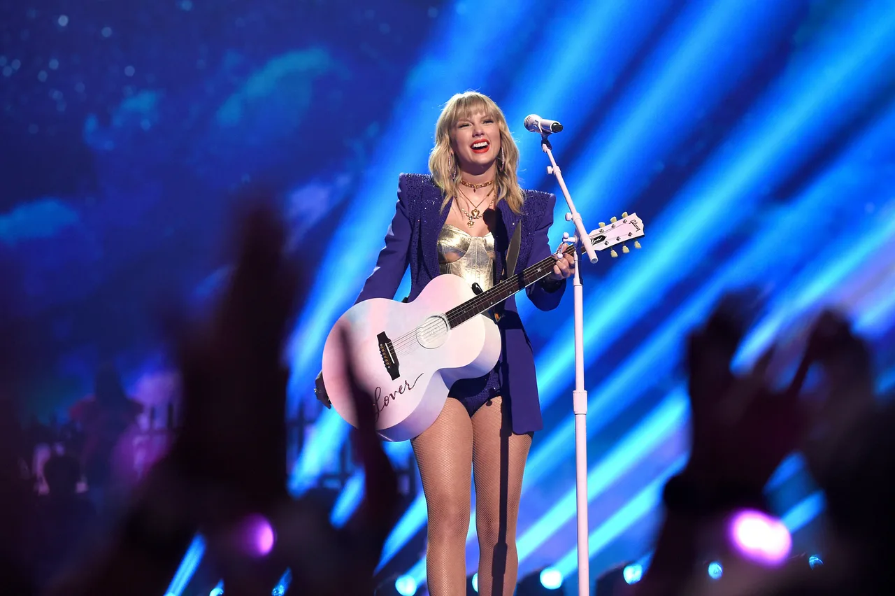 Taylor Lover VMAs