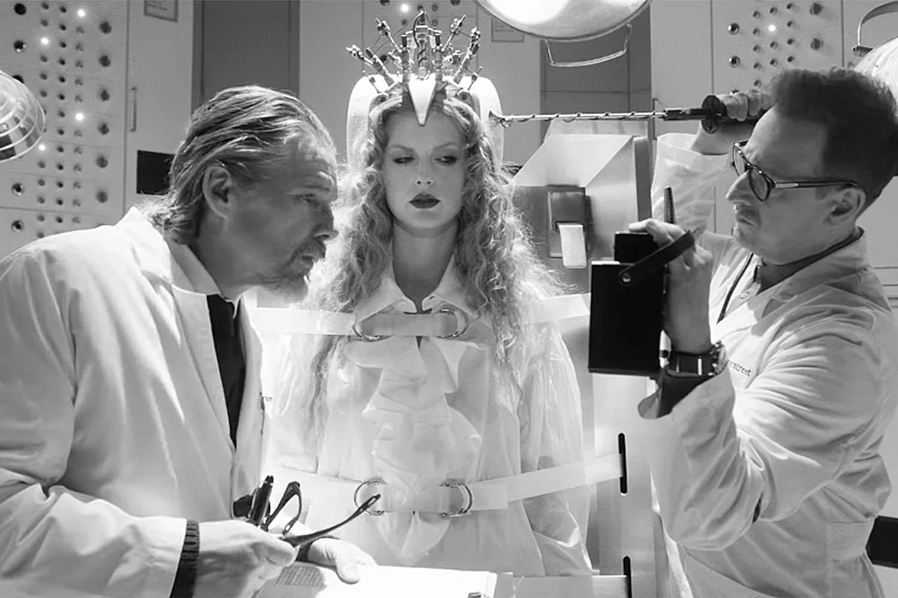taylor swift tại MV fortnight