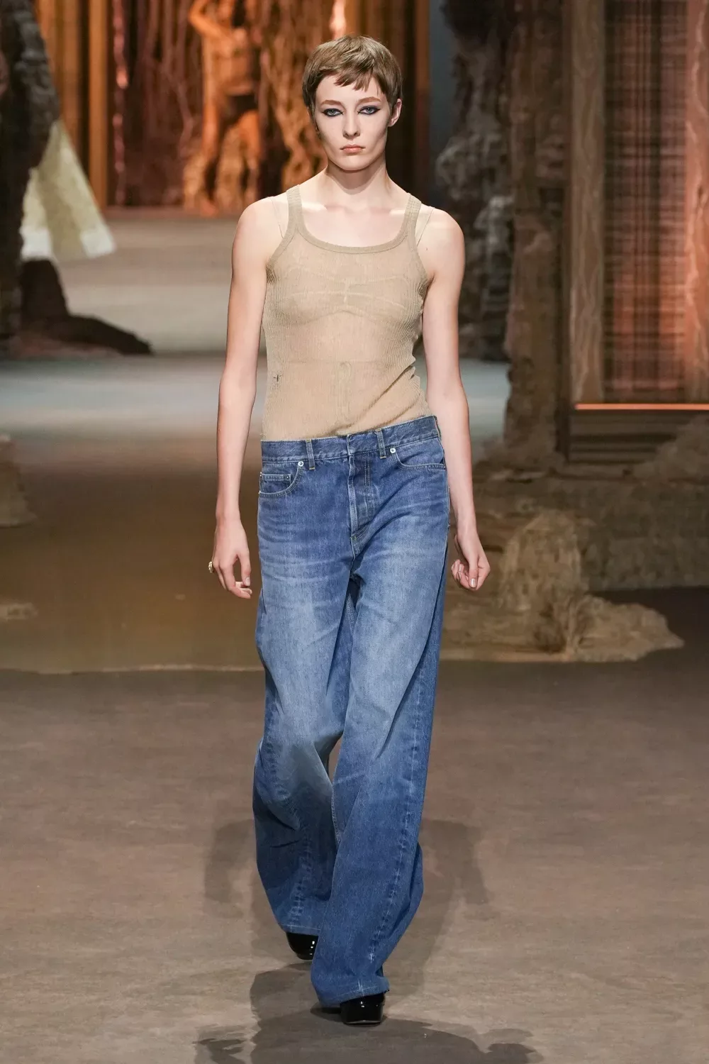 CD xuân hè 2023 look 42