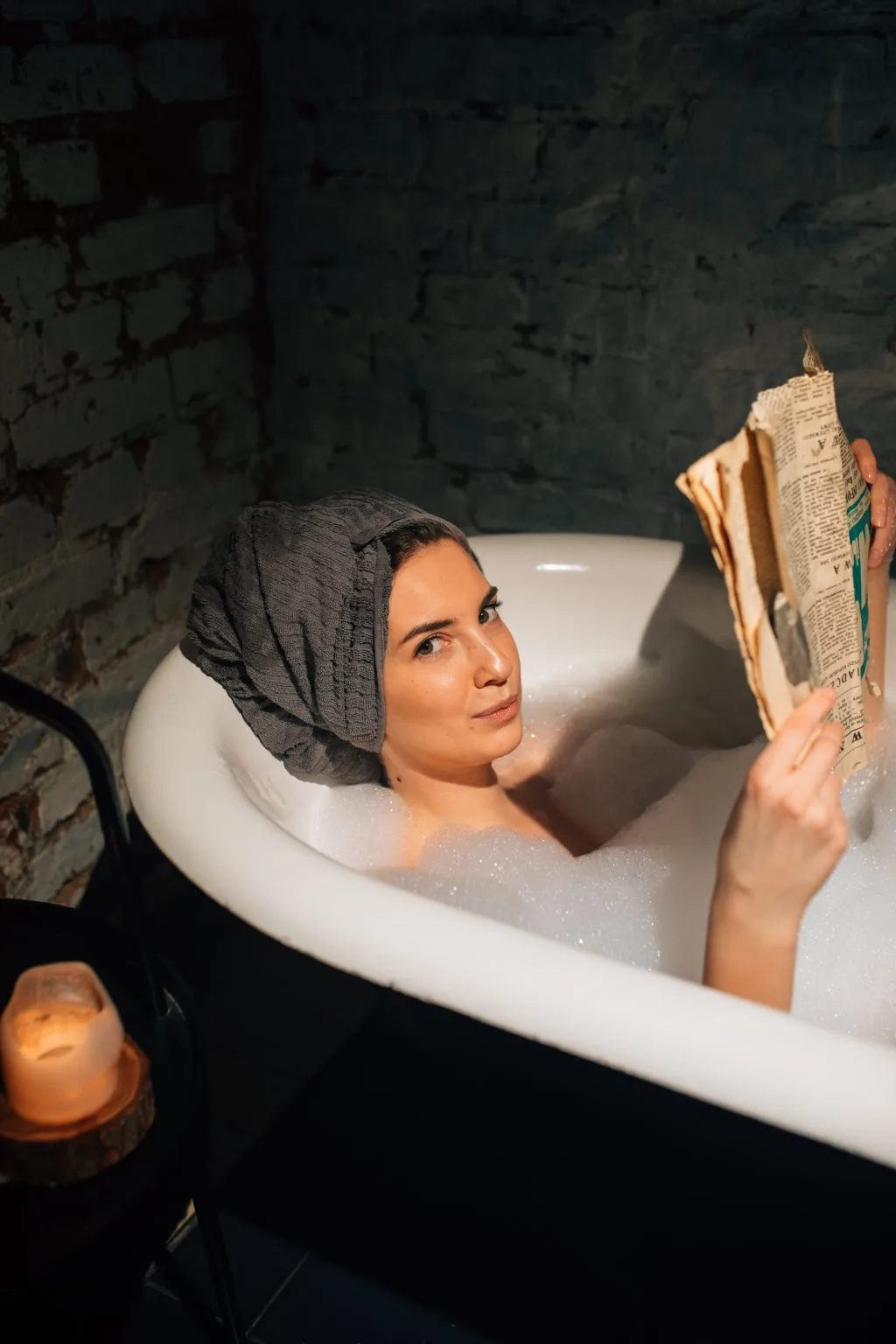 Cách chăm sóc mái tóc xoăn hippie luôn bồng bềnh, bóng mượt Cách chăm sóc mái tóc xoăn hippie luôn bồng bềnh, bóng mượt