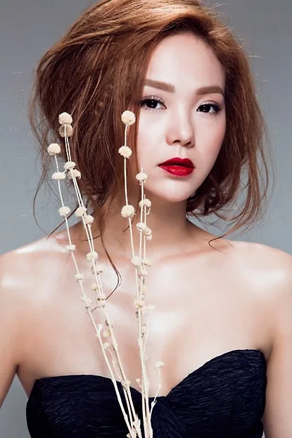 Minh Hằng tiếp tục "quyến rũ" người hâm mộ Minh Hằng tiếp tục "quyến rũ" người hâm mộ