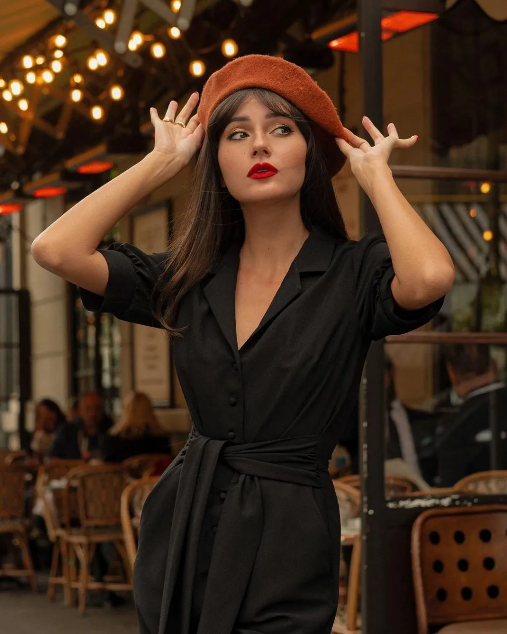Màu son đỏ luôn được phụ nữ Pháp ưu ái Màu son đỏ luôn được phụ nữ Pháp ưu ái