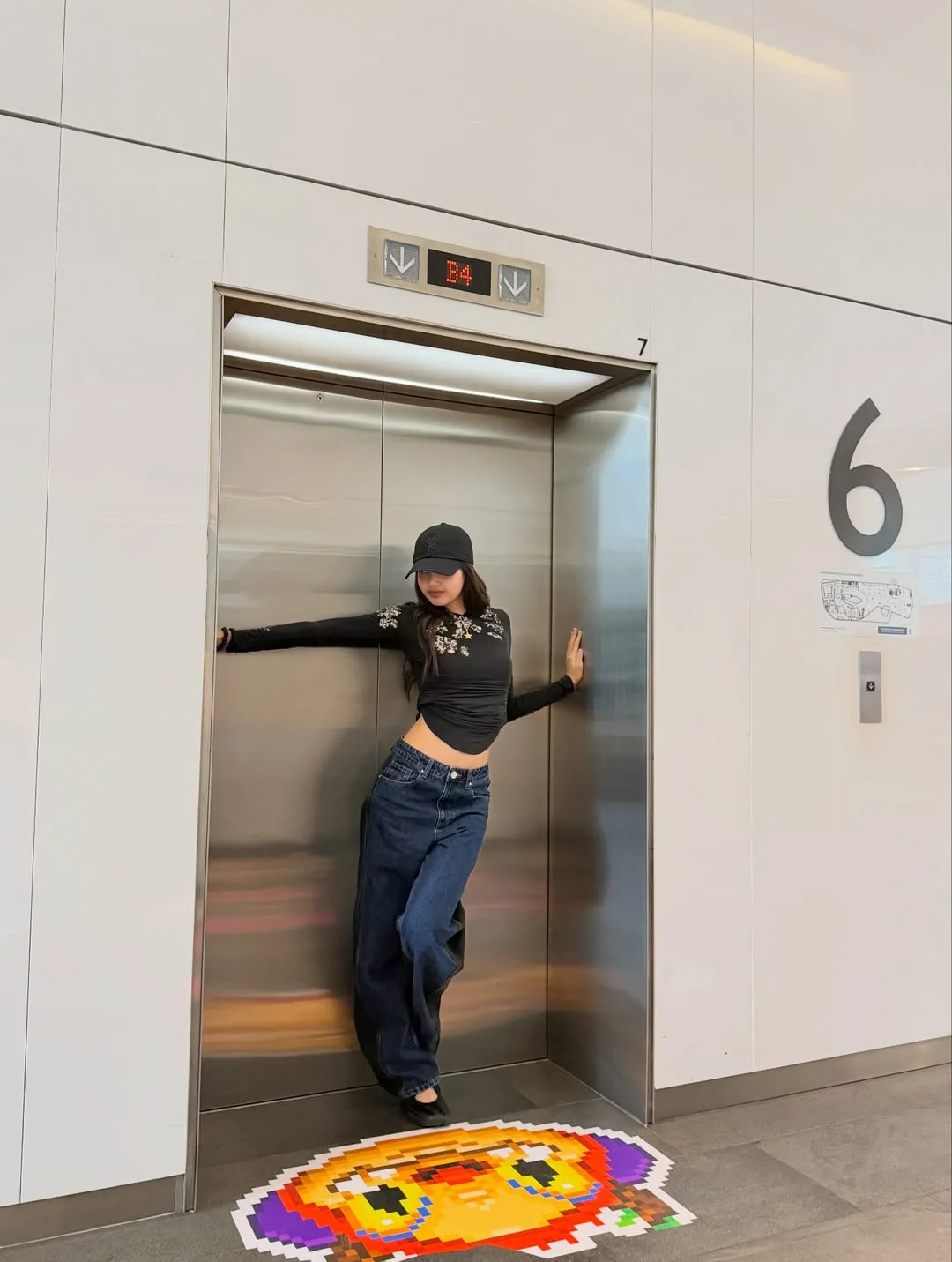 Lisa diện thiết kế từ Kith Woman Spring 2026