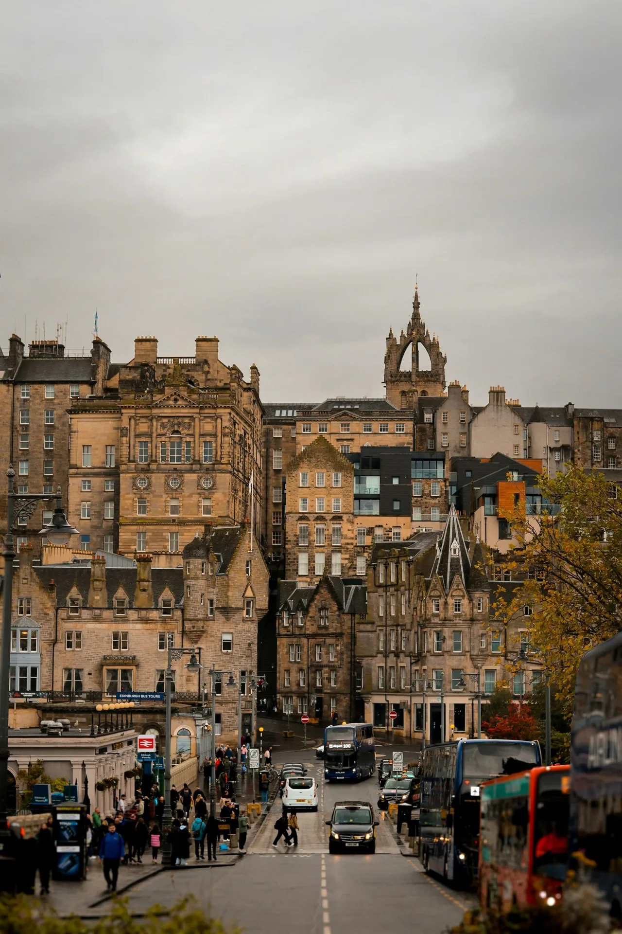 Edinburgh (Scotland) - xu hướng du lịch Bookbound năm 2026.