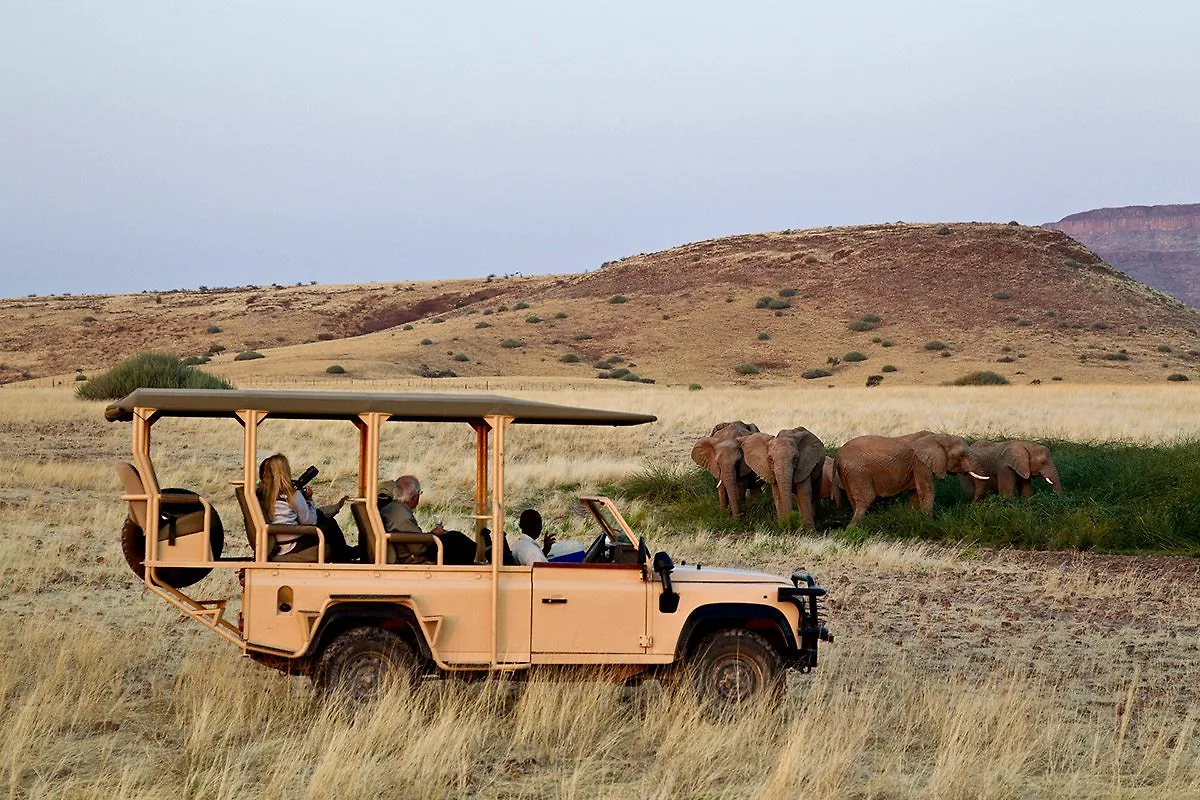 Khu bảo tồn động vật hoang dã Kulala rộng 90 ngàn mét vuông từ cồn cát Sossuvlei