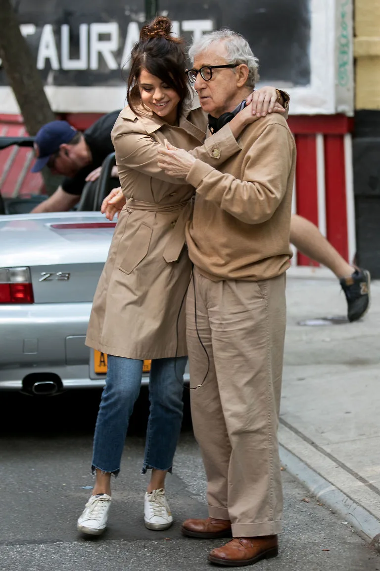 Mẹ của Selena Gomez lên tiếng vì con gái lựa chọn phim của đạo diễn dính cáo buộc tình dục Woody Allen Mẹ của Selena Gomez lên tiếng vì con gái lựa chọn phim của đạo diễn dính cáo buộc tình dục Woody Allen