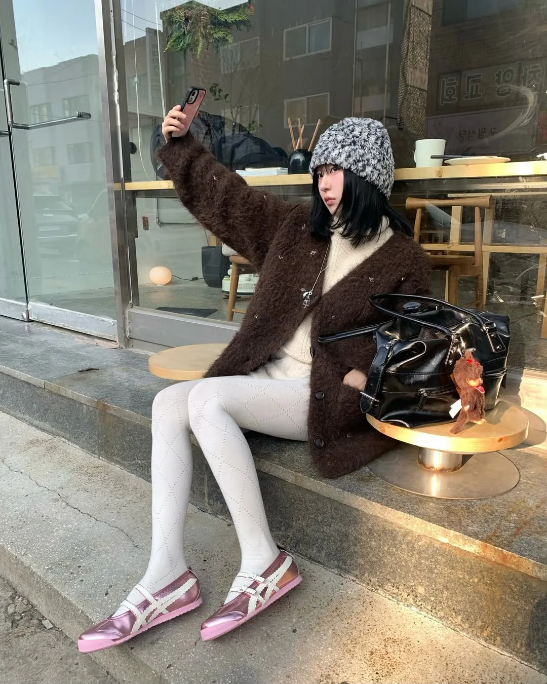 nijxnue diện sneaker ballet core