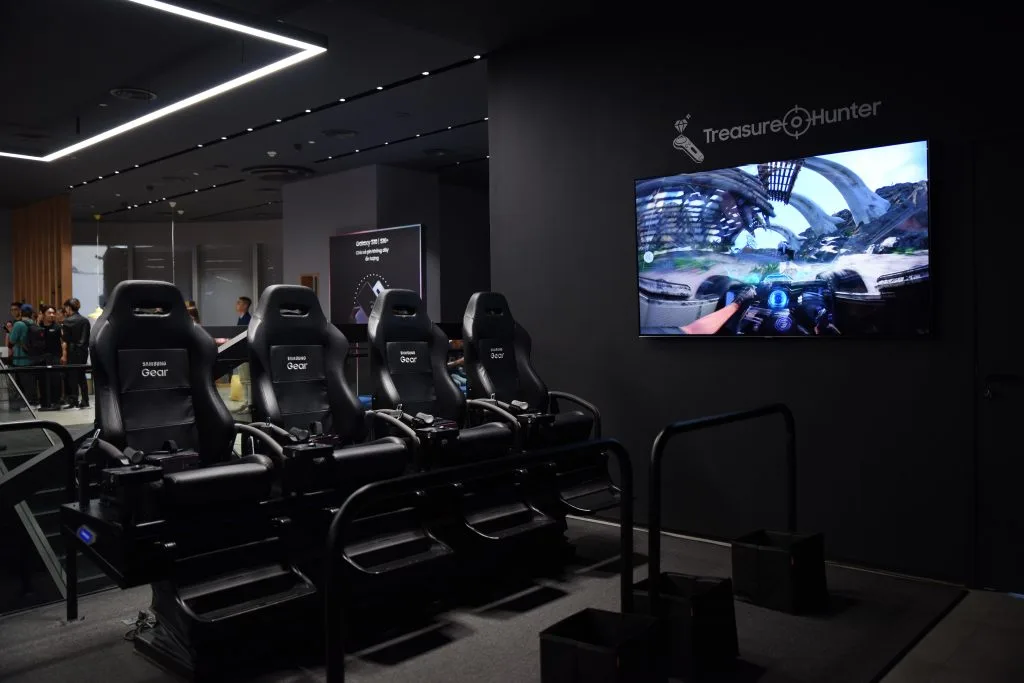 Samsung Showcase 11