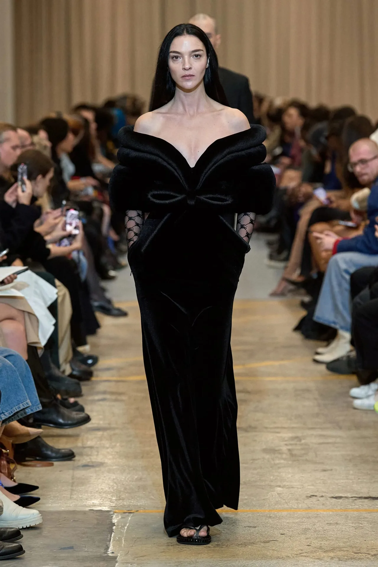 Burberry xuân hè 2023