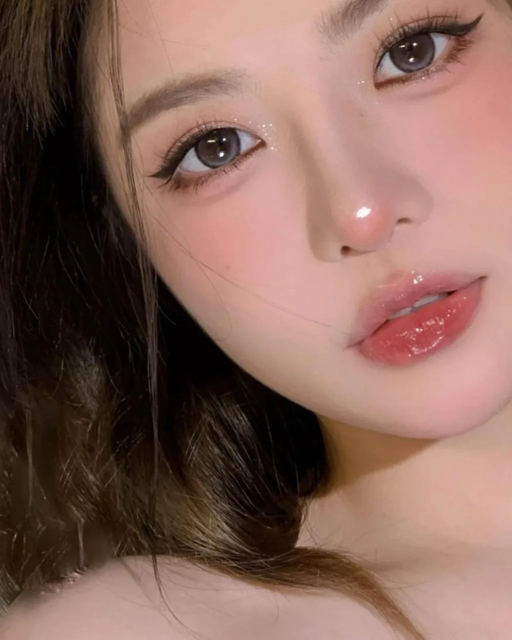 Phong cách trang điểm douyin được ưa chuộng vì sự quyến rũ và ngọt ngào Phong cách trang điểm douyin được ưa chuộng vì sự quyến rũ và ngọt ngào