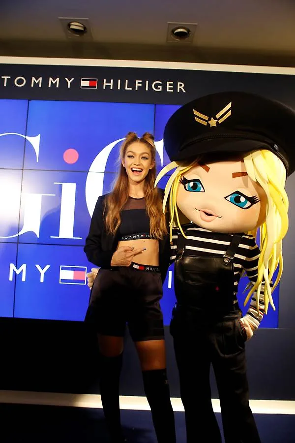Gigi Hadid ra mắt BST TOMMYXGIGI tại Tokyo 09