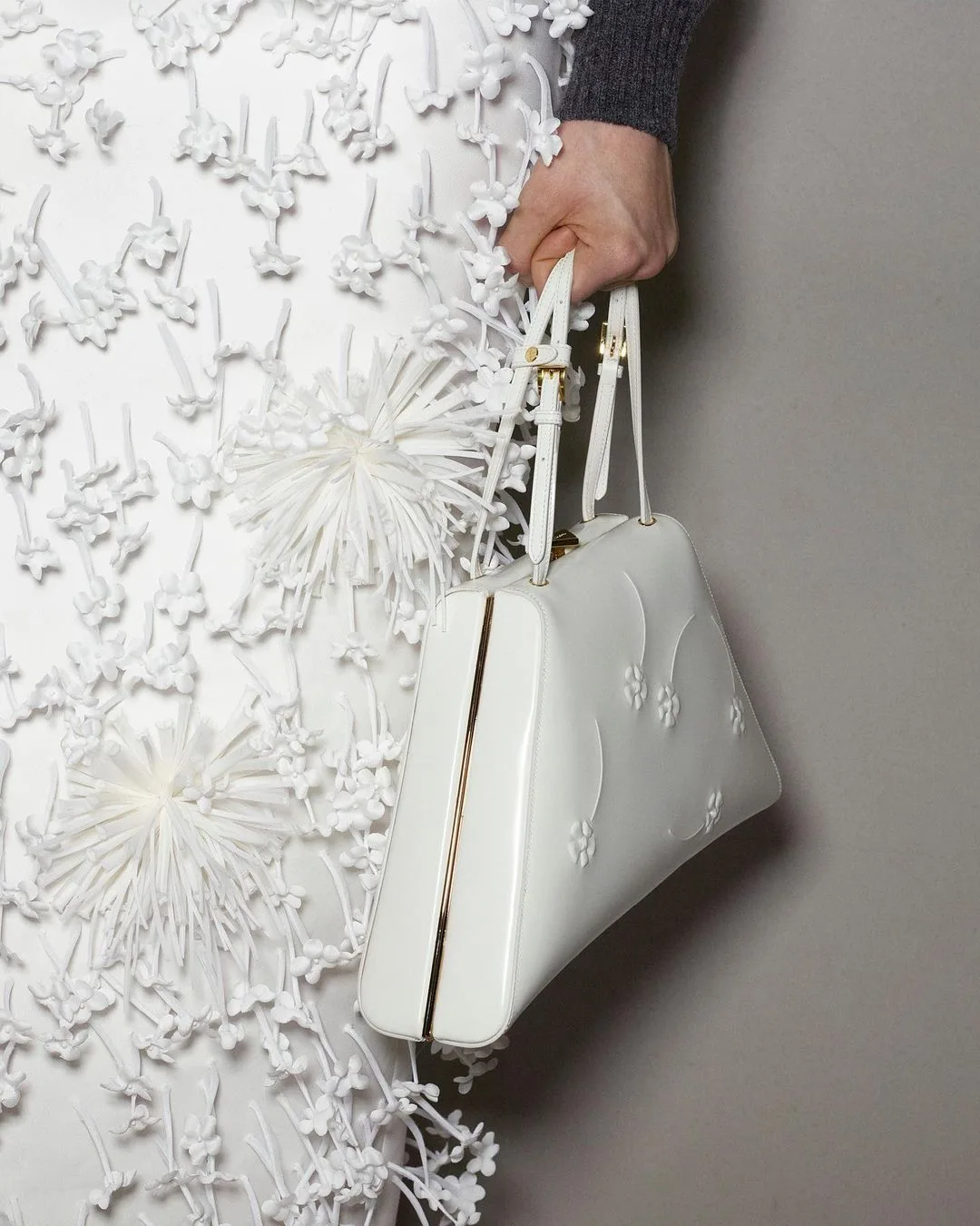 Túi trắng prada-fall-2023