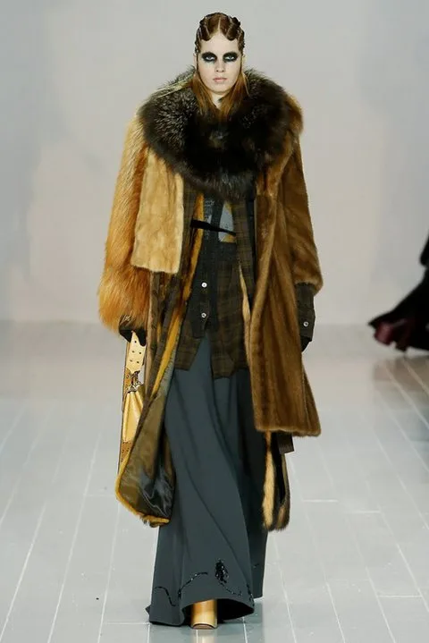 Phối lông độc đáo trong một thiệt kế của Marc Jacobs