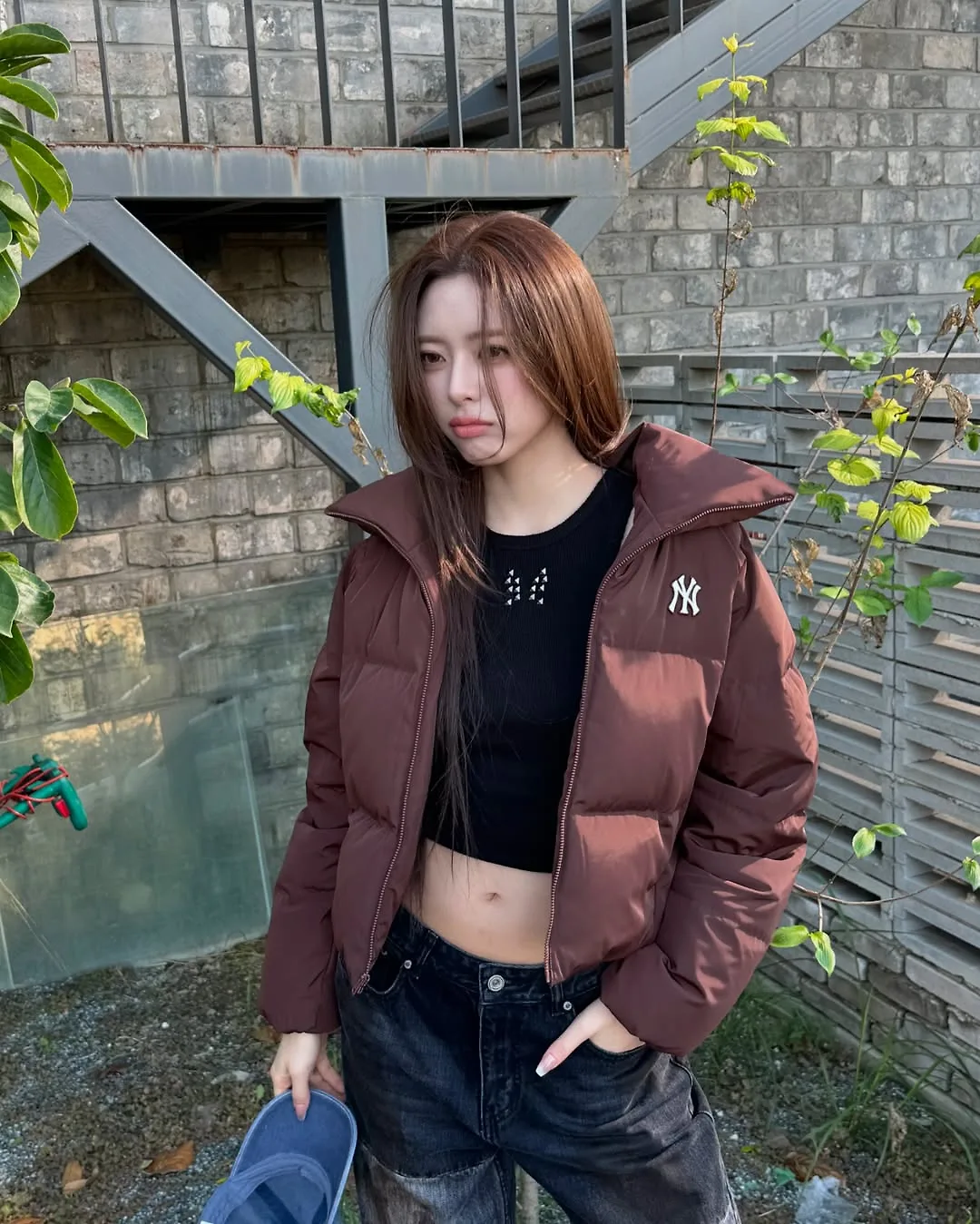 Yuna chọn áo phao dáng ngắn cho mùa thu đông