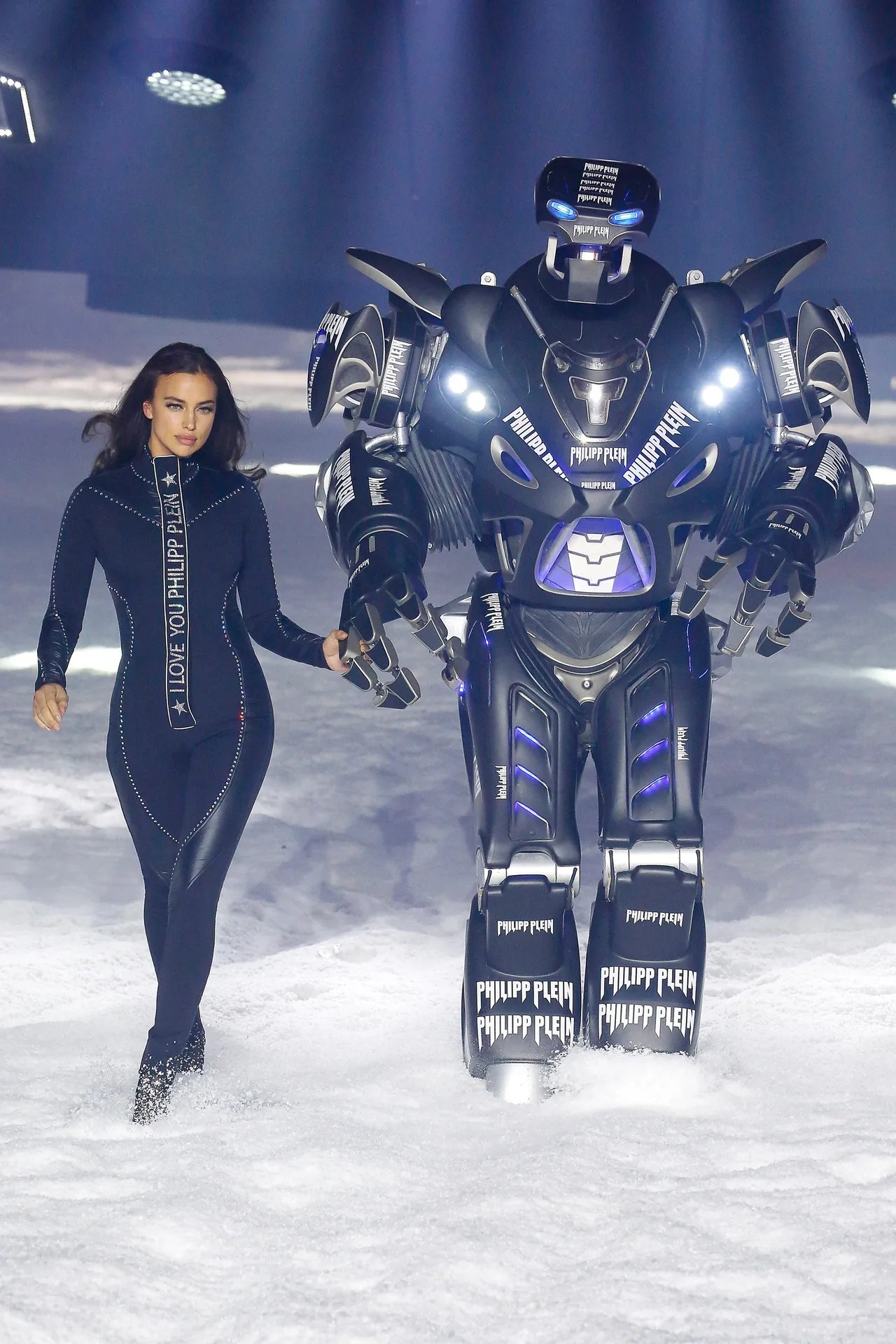 Những người mẫu trẻ đang "thống lĩnh" các sàn runway tại Tuần lễ thời trang New York 2018 19 Những người mẫu trẻ đang "thống lĩnh" các sàn runway tại Tuần lễ thời trang New York 2018 19